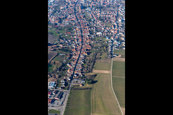 Luftbild von Untere Hauptstraße in Herxheim bei Landau im Bundesland Rheinland-Pfalz, Deutschland