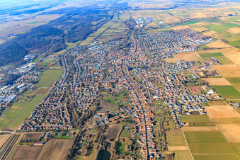 Stadtübersicht von Osten in Herxheim bei Landau im Bundesland Rheinland-Pfalz, Deutschland