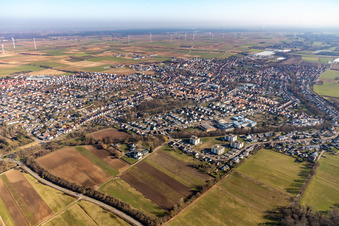 Herxheim bei Landau im Bundesland Rheinland-Pfalz, Deutschland von der Drohne aus gesehen