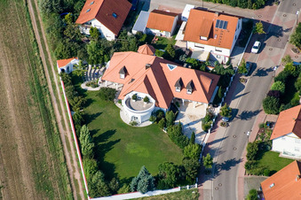 Pommernrring in Offenbach an der Queich im Bundesland Rheinland-Pfalz, Deutschland