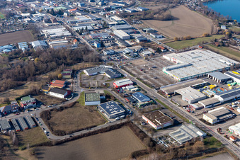 Industrie- und Gewerbegebiet entlang der Auestraße in Speyer im Ortsteil Ludwigshof im Bundesland Rheinland-Pfalz, Deutschland