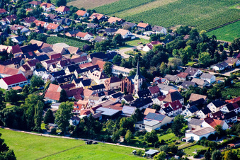Ortsansicht der Straßen und Häuser der Wohngebiete in Altdorf im Bundesland Rheinland-Pfalz, Deutschland aus der Luft