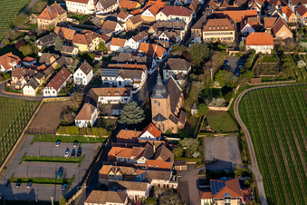 Katholische Pfarrkirche Maria Heimsuchung in Burrweiler im Bundesland Rheinland-Pfalz, Deutschland