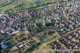 Friedhof in Essingen im Bundesland Rheinland-Pfalz, Deutschland