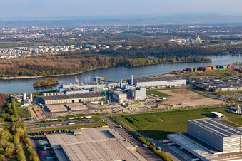 Drohnenbild von Neubau des Gas- Wasserstoff- Kraftwerks der Papierfabrik Palm GmbH & Co. KG im Ortsteil Industriegebiet Wörth-Oberwald in Wörth am Rhein im Bundesland Rheinland-Pfalz, Deutschland