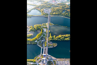 Luftaufnahme von Centrale hydroelectrique EDF de Gambsheim. Rheinschleusse Freistett in Rheinau im Bundesland Baden-Württemberg, Deutschland