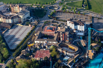 Wegen Corona-Lockdown geschlossenes 4 Sterne Erlebnishotel "El Andaluz" an der Spanischen Arena im Freizeitpark Europa-Park in Rust im Bundesland Baden-Württemberg, Deutschland