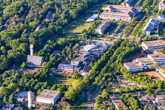 Luftaufnahme von Waldstadt Zentrum, Freie Waldorfschule, Otto Hahn Gymnasium in Karlsruhe im Bundesland Baden-Württemberg, Deutschland