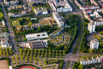 Elisabeth Selbert Schule im Ortsteil Südweststadt in Karlsruhe im Bundesland Baden-Württemberg, Deutschland