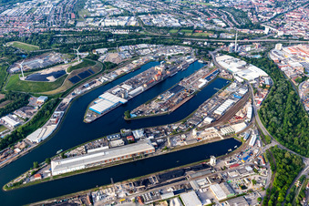 Übersicht der Karlsruher Rheinhäfen im Ortsteil Mühlburg im Bundesland Baden-Württemberg, Deutschland