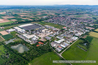 Drohnenbild von Offenbach an der Queich im Bundesland Rheinland-Pfalz, Deutschland
