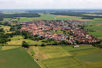 Drohnenaufname von Steinweiler im Bundesland Rheinland-Pfalz, Deutschland