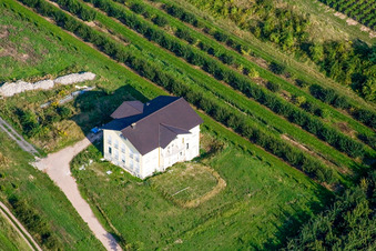 Bissersheimer Straße in Großkarlbach im Bundesland Rheinland-Pfalz, Deutschland
