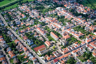 Albert Schweitzer Schulzentrum in Altlußheim im Bundesland Baden-Württemberg, Deutschland