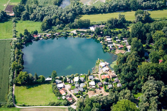 Wohnwagen und Zelte- Campingplatz - und Zeltplatz Blausee in Altlußheim im Bundesland Baden-Württemberg, Deutschland