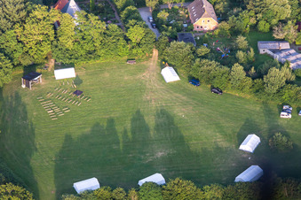 Schrägluftbild von Ferienlager des Kirchenkreis Schleswig Flensburg Haus Neukirchen in Steinbergkirche im Bundesland Schleswig-Holstein, Deutschland