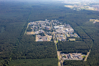 KIT-Campus Nord aus Norden im Ortsteil Leopoldshafen in Eggenstein-Leopoldshafen im Bundesland Baden-Württemberg, Deutschland