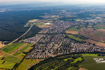Ortsteil Eggenstein in Eggenstein-Leopoldshafen im Bundesland Baden-Württemberg, Deutschland aus der Vogelperspektive