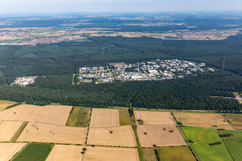 KIT-Campus Nord aus Westen im Ortsteil Leopoldshafen in Eggenstein-Leopoldshafen im Bundesland Baden-Württemberg, Deutschland