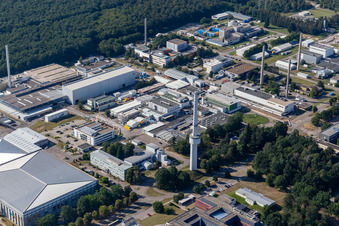 Luftbild von Forschungs- Gebäude und Bürokomplex des Karlsruhe Institut für Technologie Campus Nord mit Institut für Nanotechnologie und EWN GmbH in Eggenstein-Leopoldshafen im Bundesland Baden-Württemberg, Deutschland