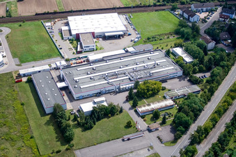 Industriegebiet Siemensstraße mit Hartmann & König Stromzuführungs AG und HeKa Fenster und im Ortsteil Neudorf in Graben-Neudorf im Bundesland Baden-Württemberg, Deutschland