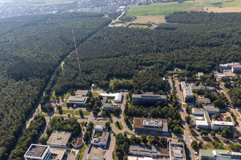 KIT Campus Nord, Büchenauer Straße, ZEISS Innovation Hub @KIT, BBBanke Filiale, Fortbildungszentrum für Technik und Umwelt, Kantine, Verwaltung im Ortsteil Leopoldshafen in Eggenstein-Leopoldshafen im Bundesland Baden-Württemberg, Deutschland