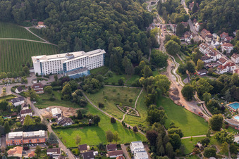 Luftaufnahme von Klinikgelände des Rehaklinik Edith-Stein-Fachklinik Klinik für Neurologie in Bad Bergzabern im Bundesland Rheinland-Pfalz, Deutschland