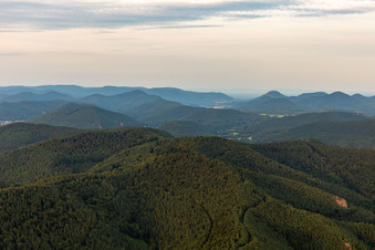 Schrägluftbild von Oberschlettenbach im Bundesland Rheinland-Pfalz, Deutschland