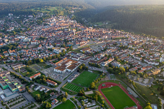 Stadtgebiet mit Außenbezirken und Innenstadtbereich in Freudenstadt im Bundesland Baden-Württemberg, Deutschland