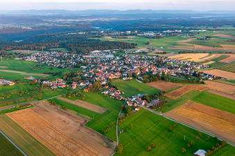 Luftbild von Ortsteil Hochmössingen in Oberndorf am Neckar im Bundesland Baden-Württemberg, Deutschland
