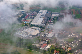 Fabrik unter Wolken: Beton - Fertigteil - Union GmbH & Co. KG; Schwäbische Werkzeugmaschinen GmbH, KMS Automation GmbH im Ortsteil Waldmössingen in Schramberg im Bundesland Baden-Württemberg, Deutschland