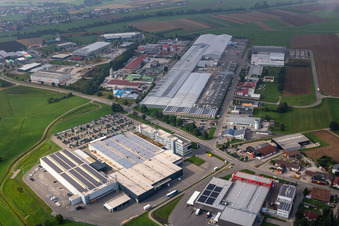 Luftbild von Industrie- und Gewerbegebiet mit Beton - Fertigteil - Union GmbH & Co. KG; Schwäbische Werkzeugmaschinen GmbH, KMS Automation GmbH in Schramberg im Ortsteil Waldmössingen im Bundesland Baden-Württemberg, Deutschland