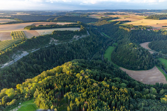 Neckartalschleife um  Burg Hohenstein in Dietingen im Bundesland Baden-Württemberg, Deutschland