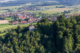 Luftbild von Burgruine auf dem  Bussen – heiliger Berg Oberschwabens im Ortsteil Offingen in Uttenweiler im Bundesland Baden-Württemberg, Deutschland