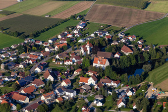 Luftbild von St. Johannes im Ortsteil Michelwinnaden in Bad Waldsee im Bundesland Baden-Württemberg, Deutschland