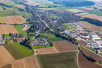 Ortsansicht von Nordwesten mit Neubaugebiet Johann-von-Götz-Straße in Langenenslingen im Bundesland Baden-Württemberg, Deutschland