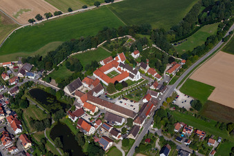 Luftaufnahme von St. Anna-Münster,  Tagungshaus Kloster Heiligkreuztal in Altheim im Bundesland Baden-Württemberg, Deutschland