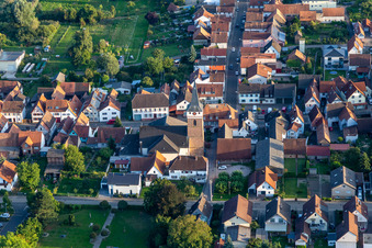 Pfarrkirche St. Leon im Ortsteil Schaidt in Wörth am Rhein im Bundesland Rheinland-Pfalz, Deutschland