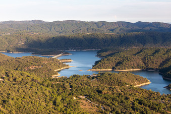 Luftbild von Stausee: Lac cassien - Fayence in Montauroux im Bundesland Var, Frankreich