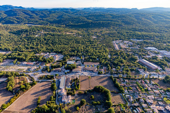 Montauroux im Bundesland Var, Frankreich aus der Luft