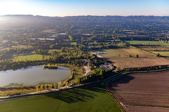 Luftbild von Déchèterie de Saint Rémy de Provence am Lac De Barreau im Ortsteil Les Écarts in Saint-Rémy-de-Provence im Bundesland Bouches-du-Rhône, Frankreich