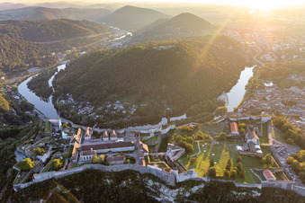 Luftbild von Citadelle et Zoo de Besançon im Bundesland Doubs, Frankreich