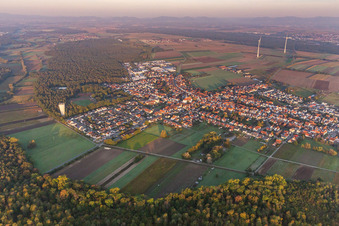 Hatzenbühl im Bundesland Rheinland-Pfalz, Deutschland aus der Vogelperspektive