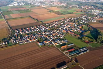 Ortsteil Mörlheim in Landau in der Pfalz im Bundesland Rheinland-Pfalz, Deutschland von oben