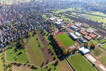 Stadion im SONOTRONIC Sportpark SV 1899 Langensteinbach, Gymnasium Karlsbad,  Gemeinschaftsschule Karlsbad-Waldbronn im Bundesland Baden-Württemberg, Deutschland