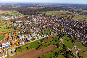 Luftaufnahme von Ortsteil Langensteinbach in Karlsbad im Bundesland Baden-Württemberg, Deutschland