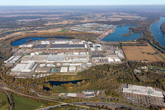 Daimler AG Mercedes-Benz Werk Wörth im Ortsteil Maximiliansau in Wörth am Rhein im Bundesland Rheinland-Pfalz, Deutschland
