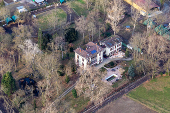 Schrägluftbild von Hofgut Petersau im Ortsteil Mörsch in Frankenthal im Bundesland Rheinland-Pfalz, Deutschland