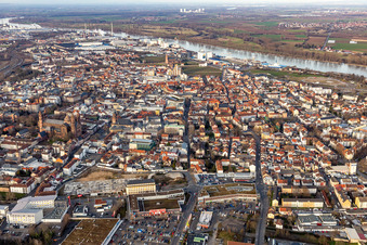 Worms im Bundesland Rheinland-Pfalz, Deutschland von der Drohne aus gesehen