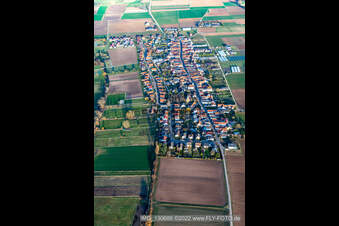 Schrägluftbild von Böbingen im Bundesland Rheinland-Pfalz, Deutschland